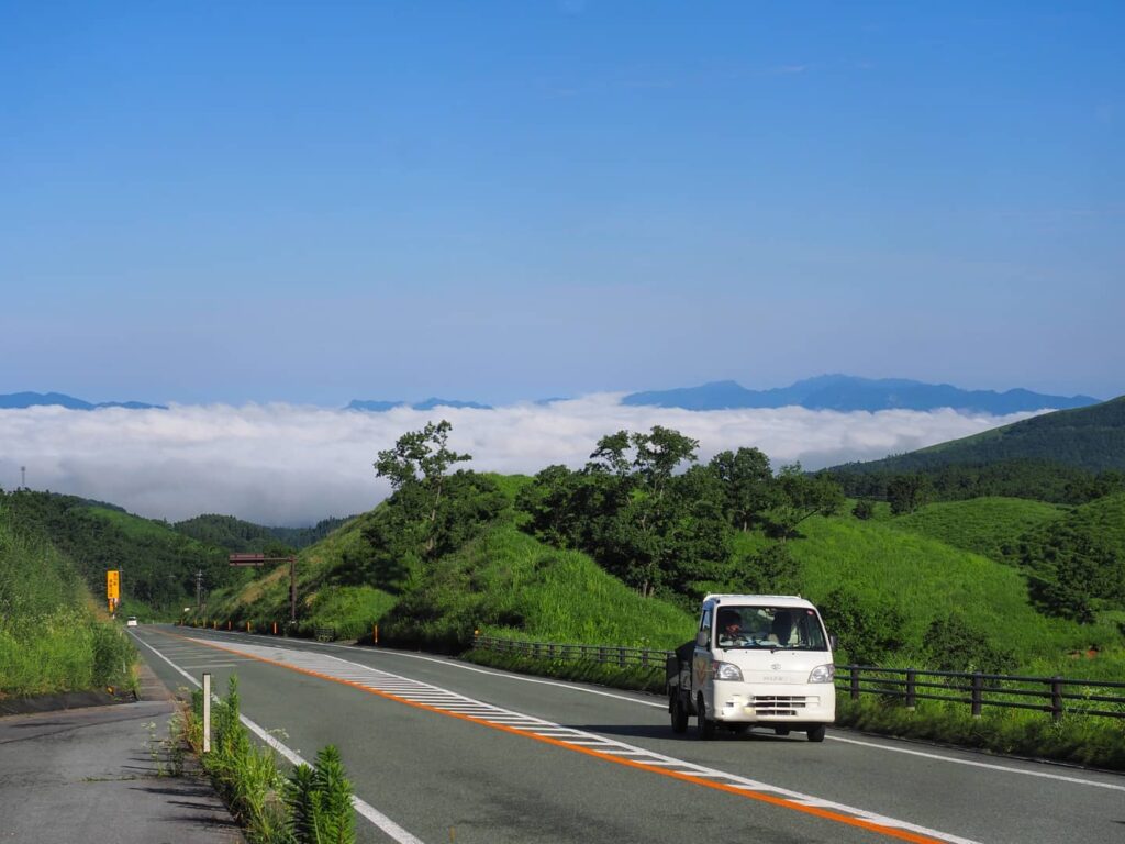 小国町方面に雲海が。