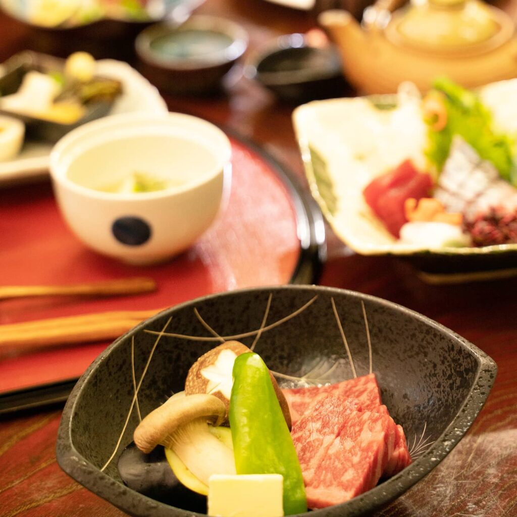 味彩牛のステーキ🥩ほどよいさしが入って柔らかくジューシーな肉質