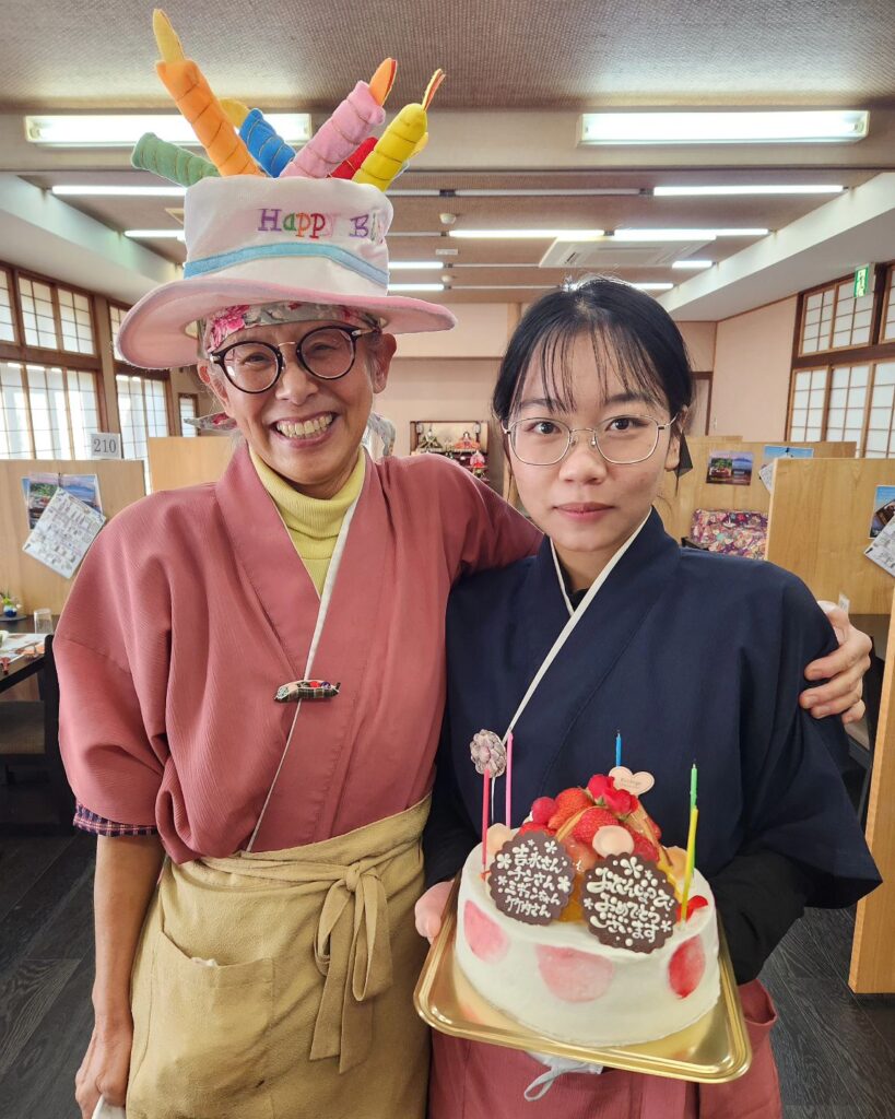 お誕生日おめでとう3月生まれは3人️まとめてお祝い元気なチンチャン、優しい竹内さん、これからも笑顔で頑張ってください